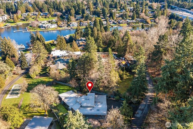 7816 NE 32nd Street, Medina, WA 98039