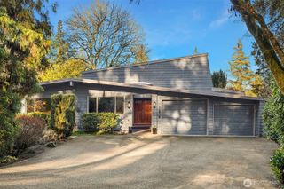 7816 NE 32nd Street, Medina, WA 98039