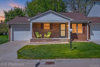 38215 Maple Forest Boulevard E, Harrison Charter Township, MI 48045