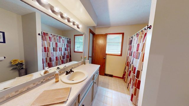 7381 Rolling Hills Drive, Hudsonville, MI 49426