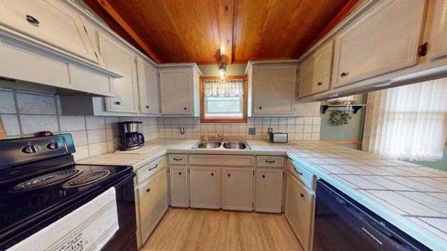 7381 Rolling Hills Drive, Hudsonville, MI 49426