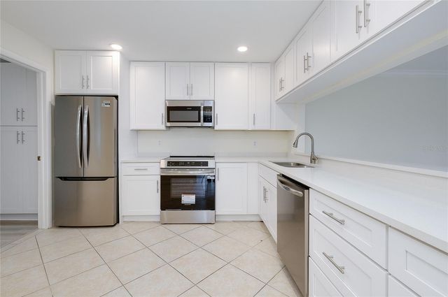 5617 EVERGREEN DR 27, Sarasota, FL 34233
