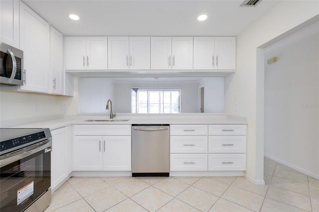 5617 EVERGREEN DR 27, Sarasota, FL 34233