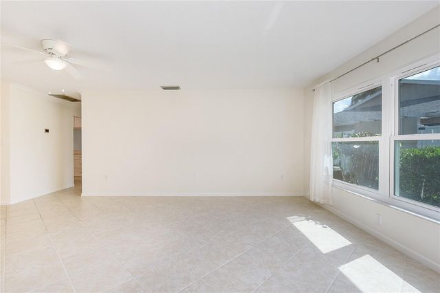5617 EVERGREEN DR 27, Sarasota, FL 34233