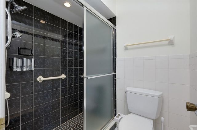 5617 EVERGREEN DR 27, Sarasota, FL 34233