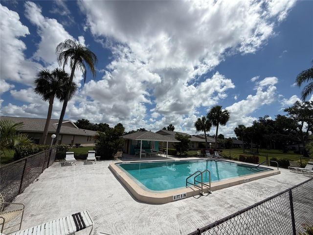 5617 EVERGREEN DR 27, Sarasota, FL 34233