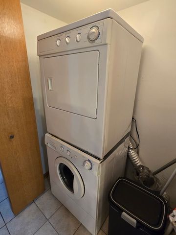 1041 Ashley Court 2D, Lockport, IL 60441