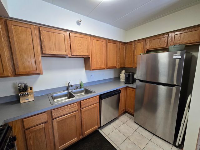 1041 Ashley Court 2D, Lockport, IL 60441