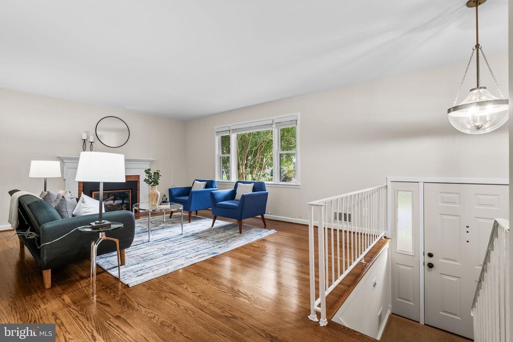 7426 TOWER ST, Falls Church, VA 22046