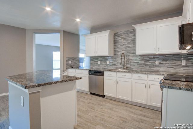 7010 Western Skies, San Antonio, TX 78240