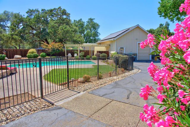 5343 Milton Ranch, Shingle Springs, CA 95682
