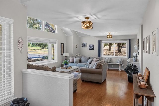 5343 Milton Ranch, Shingle Springs, CA 95682