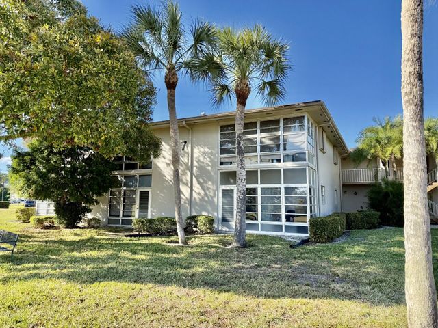 7 Lake Vista Trl Apt 104, Port St Lucie, FL 34952