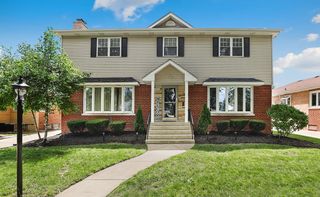9352 S Ridgeway Avenue, Evergreen Park, IL 60805