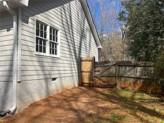 215 Brookwood Lane, Fayetteville, GA 30215