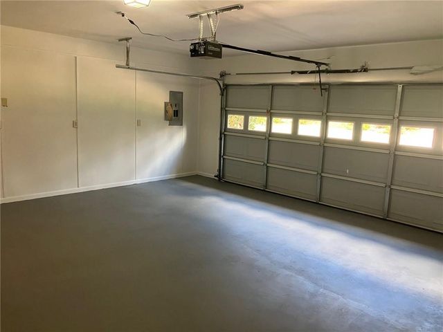 215 Brookwood Lane, Fayetteville, GA 30215