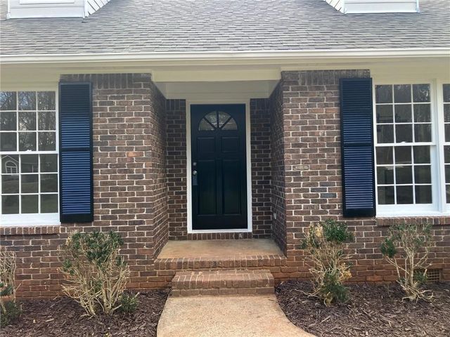 215 Brookwood Lane, Fayetteville, GA 30215