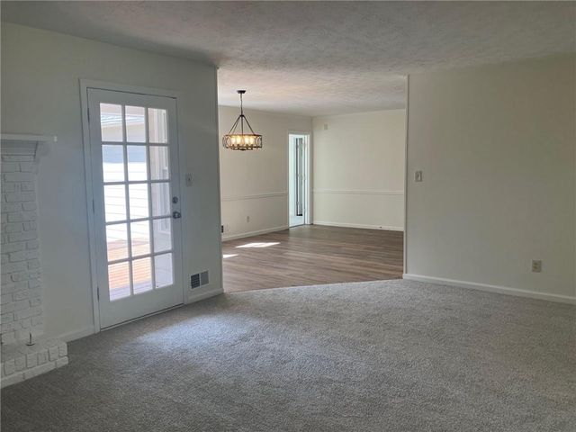 215 Brookwood Lane, Fayetteville, GA 30215