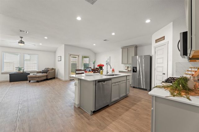 8114 Buck Lane, Rosharon, TX 77583