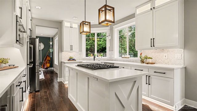 15419 241st Street SE, Woodinville, WA 98296