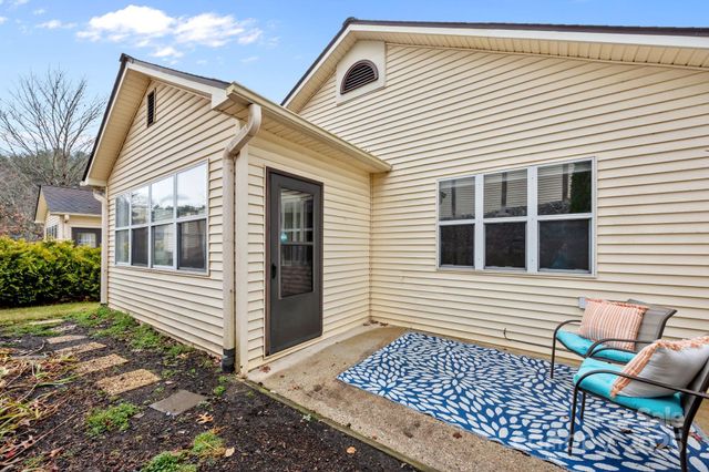 125 Exeter Court, Hendersonville, NC 28791