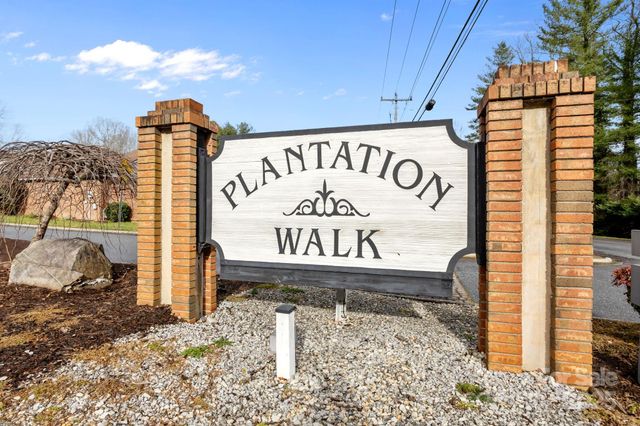 125 Exeter Court, Hendersonville, NC 28791