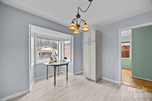 125 Exeter Court, Hendersonville, NC 28791