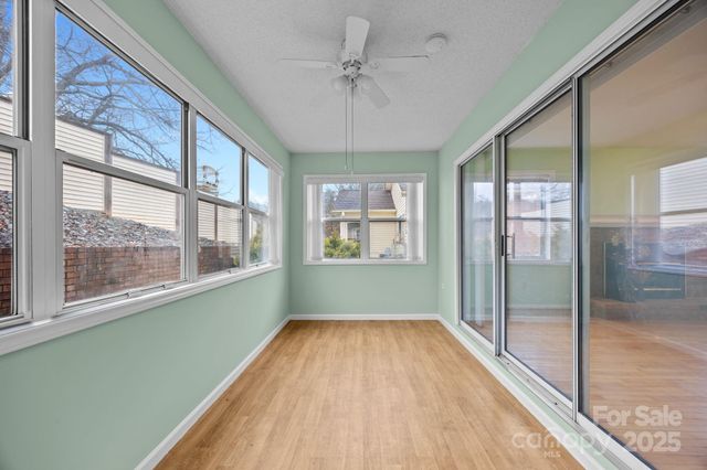 125 Exeter Court, Hendersonville, NC 28791