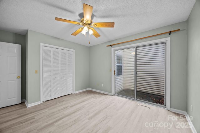 125 Exeter Court, Hendersonville, NC 28791