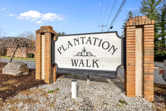 125 Exeter Court, Hendersonville, NC 28791