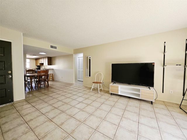 14468 REUTER STRASSE CIRCLE 503, Tampa, FL 33613