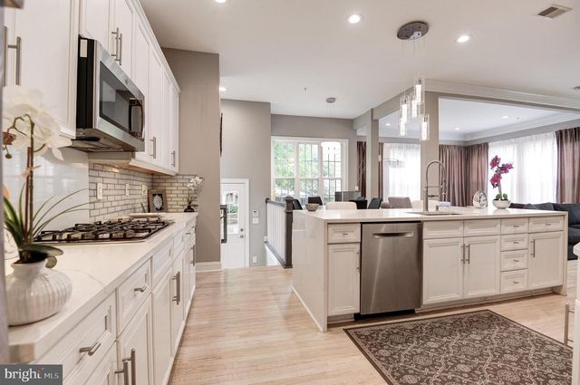 13137 CLARKSBURG SQUARE RD, Clarksburg, MD 20871