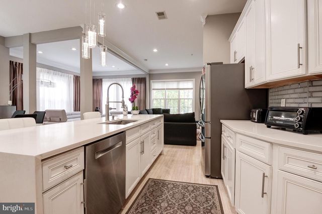 13137 CLARKSBURG SQUARE RD, Clarksburg, MD 20871