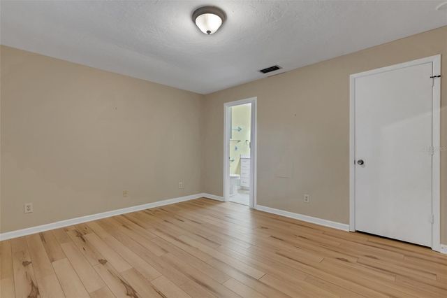 4574 MOHICAN 151, Sarasota, FL 34233