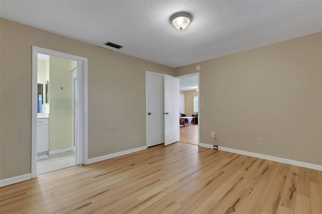 4574 MOHICAN 151, Sarasota, FL 34233