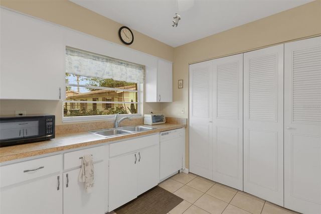 4574 MOHICAN 151, Sarasota, FL 34233