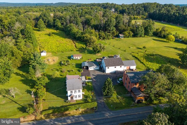 1370 KUMRY RD, Pennsburg, PA 18073