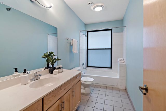 519 S 9th Street S 1, Minneapolis, MN 55404
