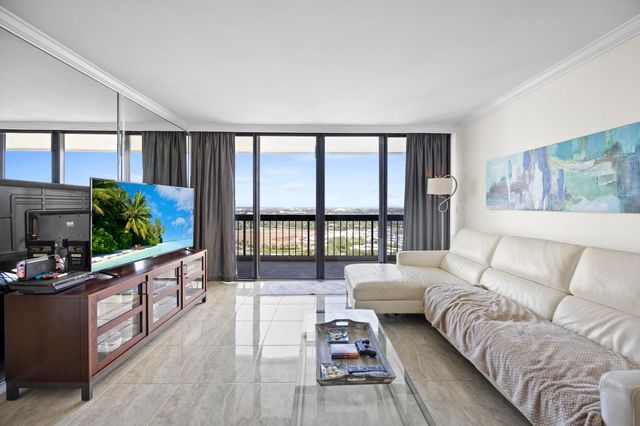 2425 Presidential Way Ph2, West Palm Beach, FL 33401