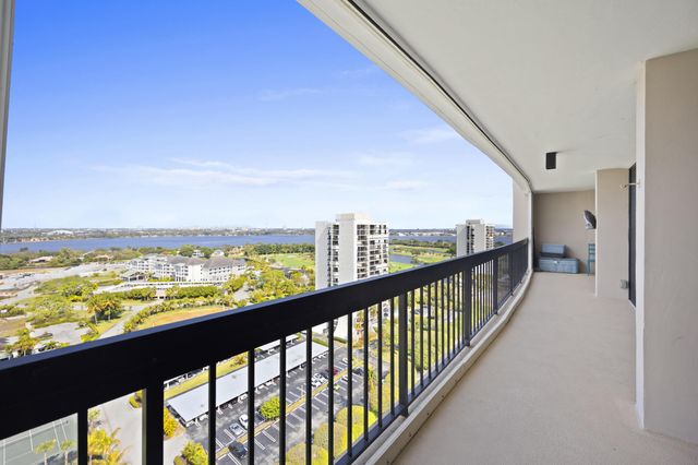 2425 Presidential Way Ph2, West Palm Beach, FL 33401