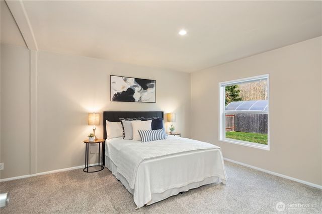 32 N Victory Avenue, Port Townsend, WA 98368