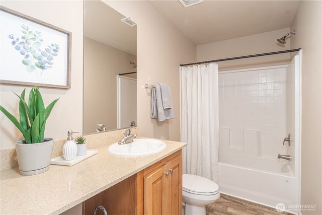 32 N Victory Avenue, Port Townsend, WA 98368