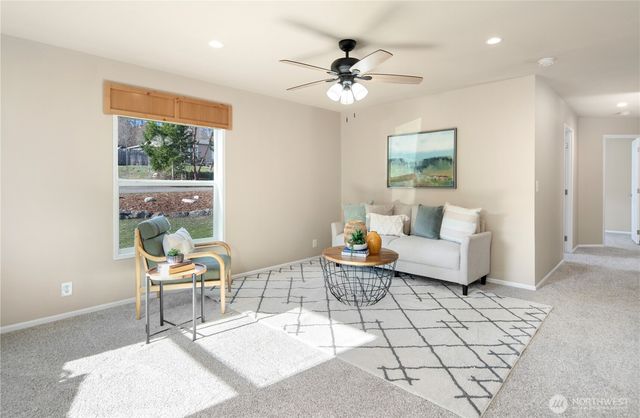 32 N Victory Avenue, Port Townsend, WA 98368