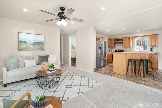 32 N Victory Avenue, Port Townsend, WA 98368