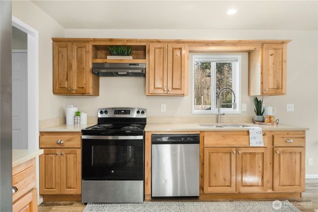 32 N Victory Avenue, Port Townsend, WA 98368