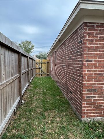 5906 Lindenwood Dr, Corpus Christi, TX 78414