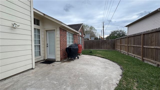 5906 Lindenwood Dr, Corpus Christi, TX 78414