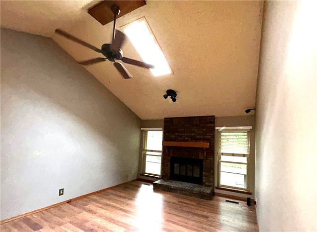 2413 E Twin Oaks Court, Fayetteville, AR 72703