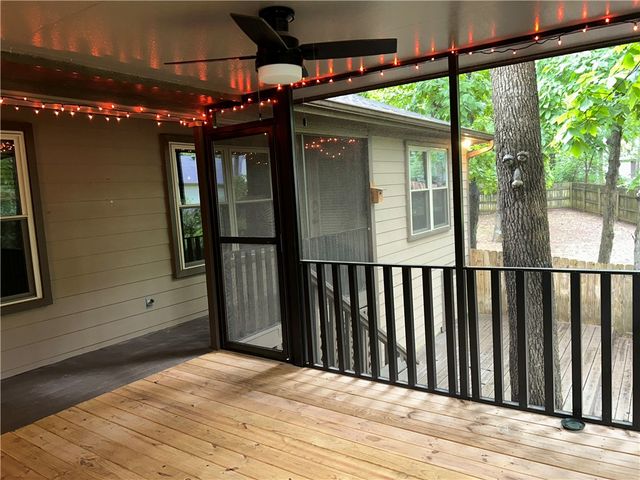2413 E Twin Oaks Court, Fayetteville, AR 72703