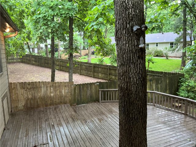 2413 E Twin Oaks Court, Fayetteville, AR 72703